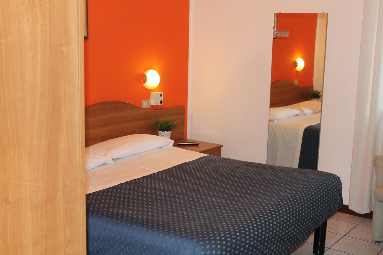 Hotel La Pace Milaan Buitenkant foto