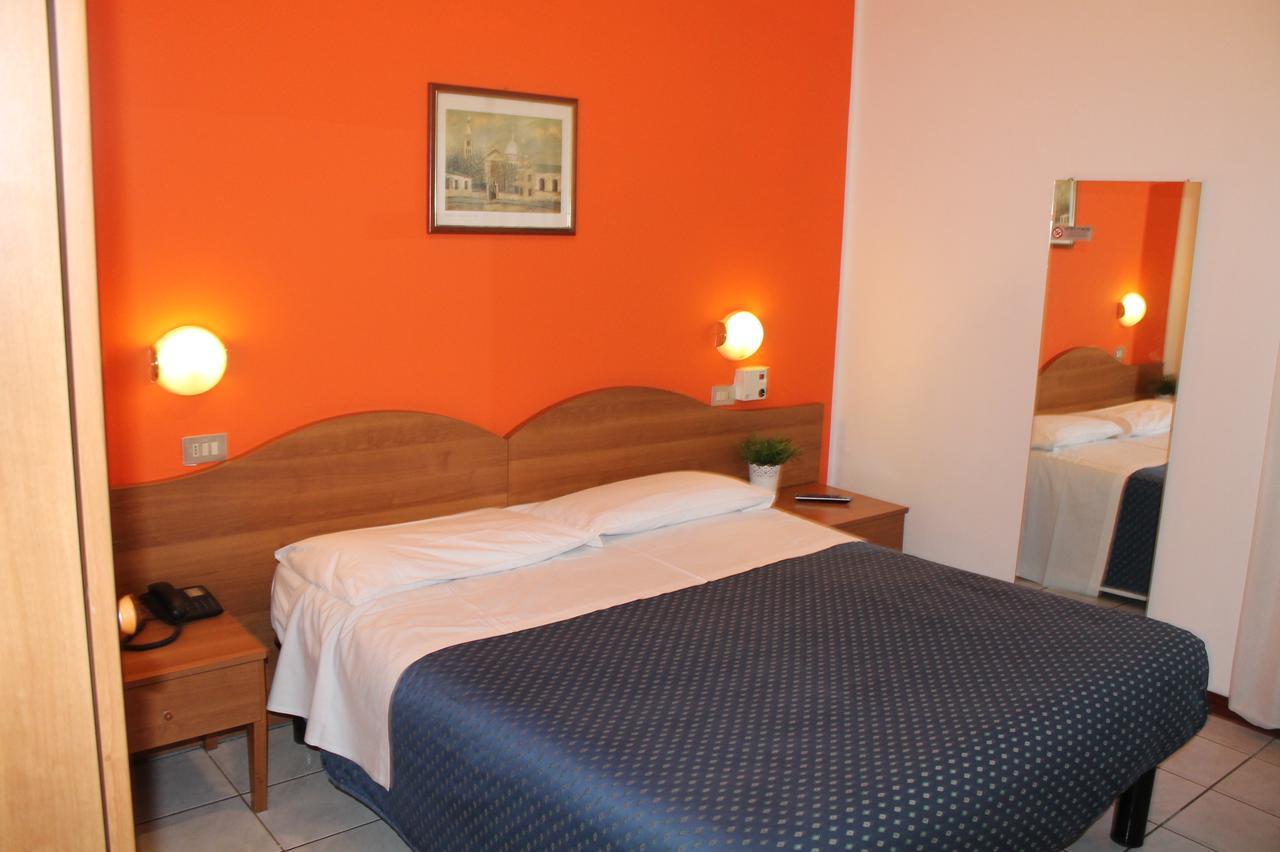 Hotel La Pace Milaan Buitenkant foto