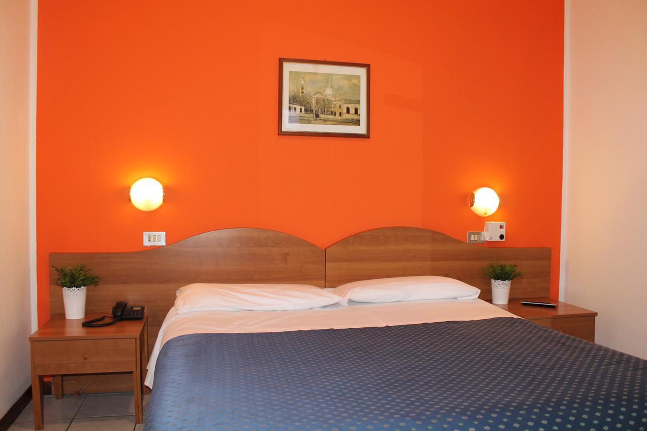 Hotel La Pace Milaan Buitenkant foto