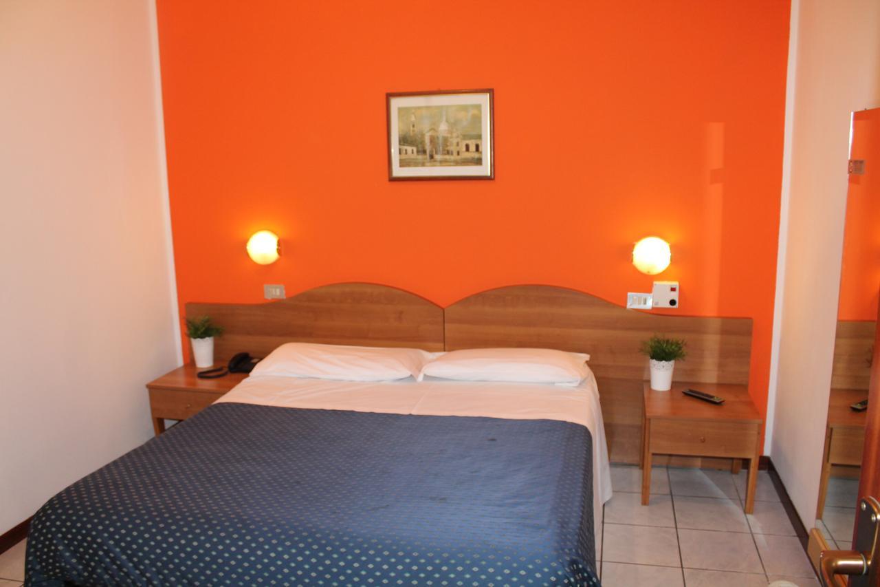 Hotel La Pace Milaan Buitenkant foto