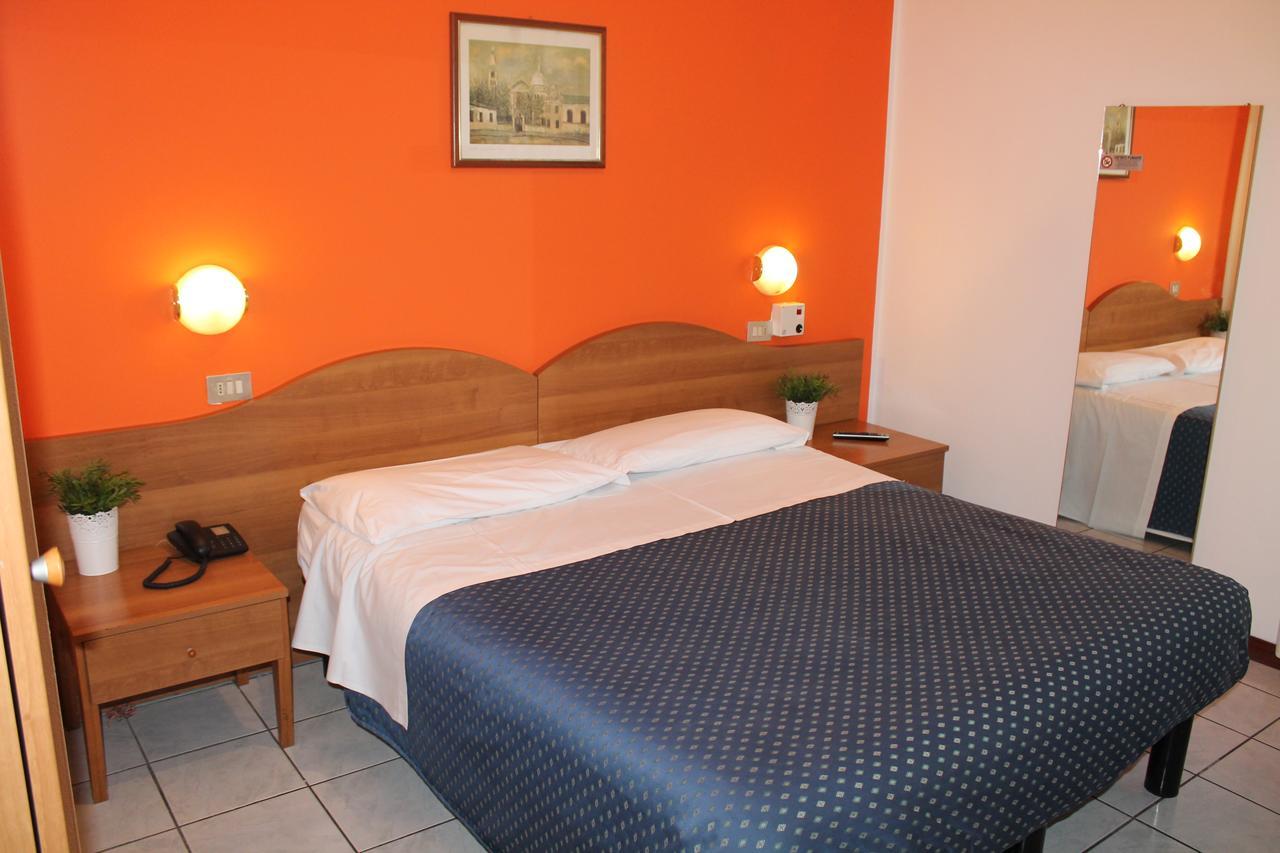 Hotel La Pace Milaan Buitenkant foto